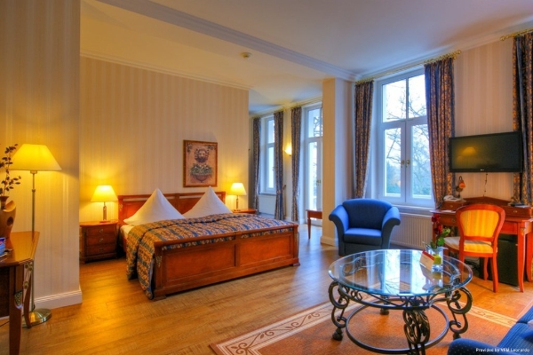 KurparkHotel (Rostock)